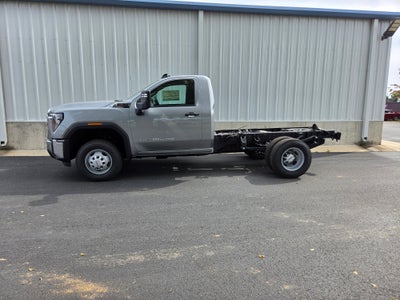2026 GMC Sierra 3500 HD Chassis Cab Pro
