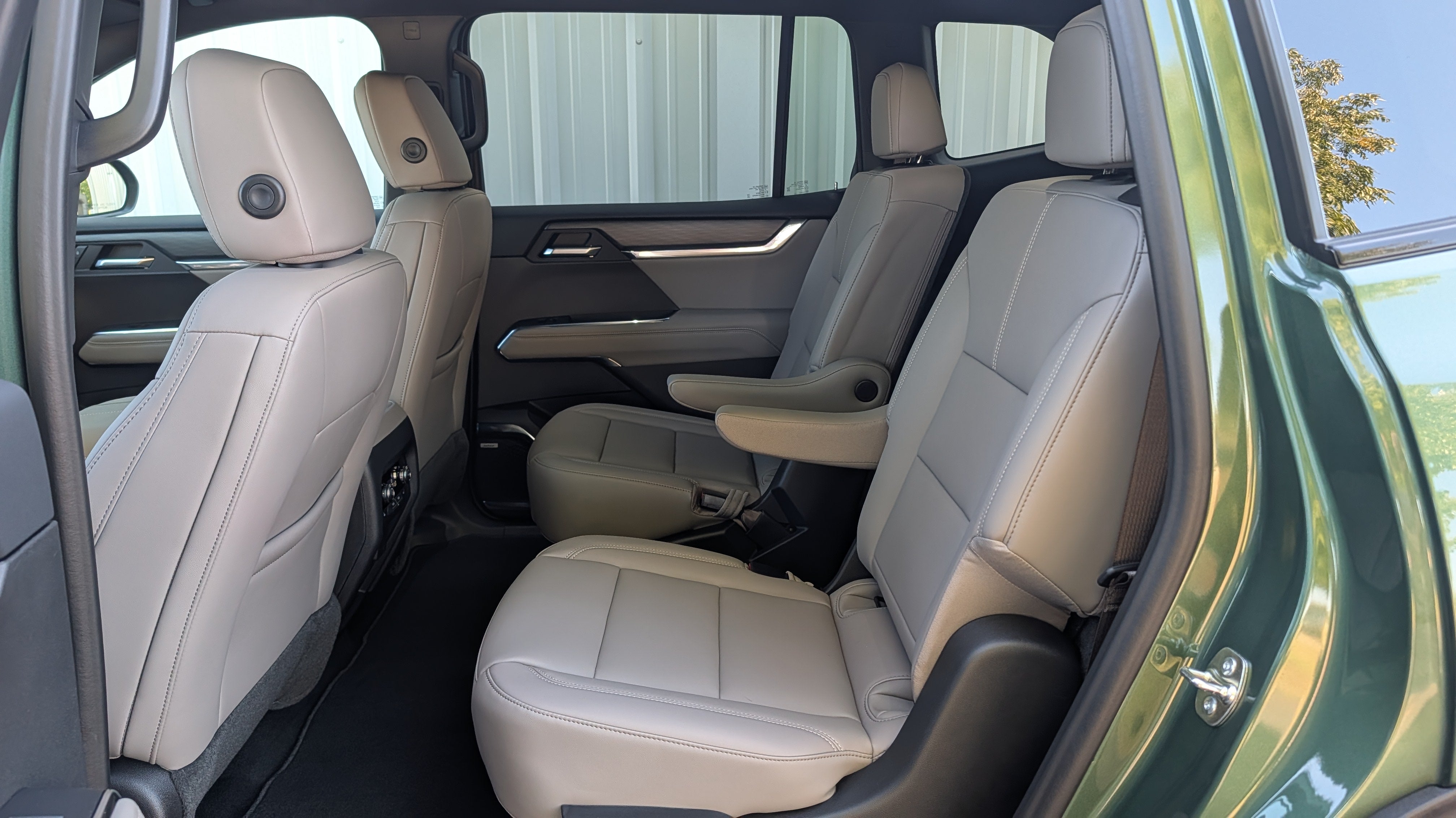 2027 GMC Acadia Elevation