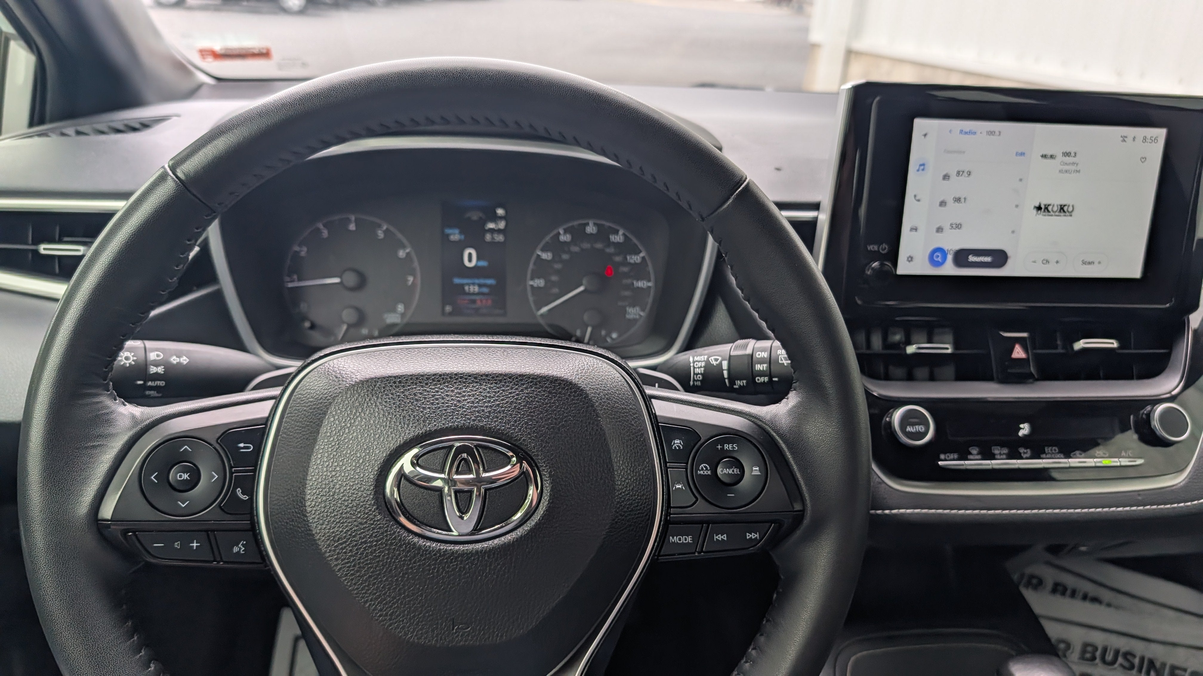 2024 Toyota Corolla Hatchback SE